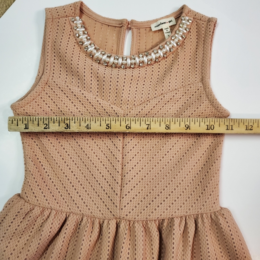 MONTEAUO GIRLS DRESS, peach girls size 7 sleeveless. Rhinestone and pearls.